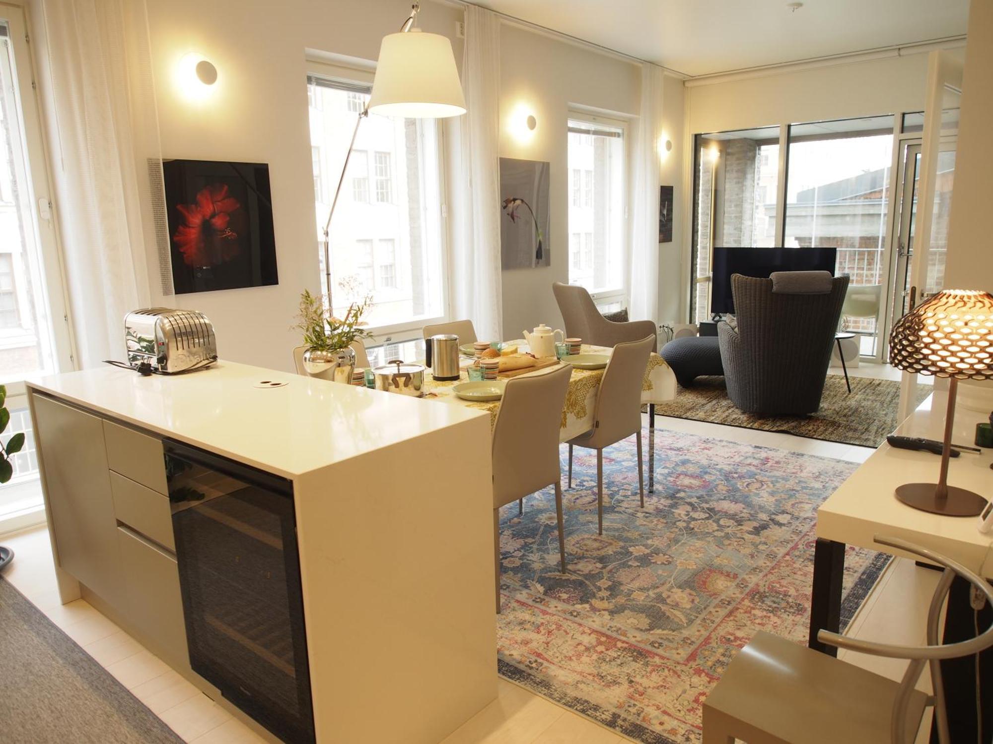 Luxury Seafront With Balcony Huoneisto